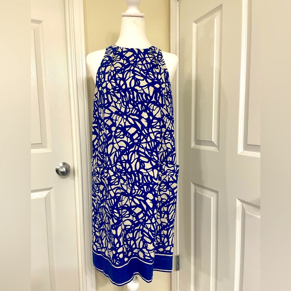 Adorable Carolina Herrera dress blue & white with pockets Size 4